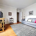 Charming Paris Apartment In Picturesque Passage Doisy