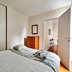 Charming Paris Apartment In Picturesque Passage Doisy