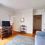 Charming Paris Apartment In Picturesque Passage Doisy