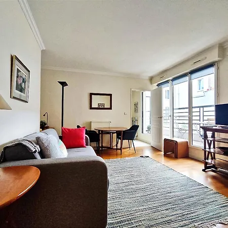 Charming In Picturesque Passage Doisy Apartment Paris